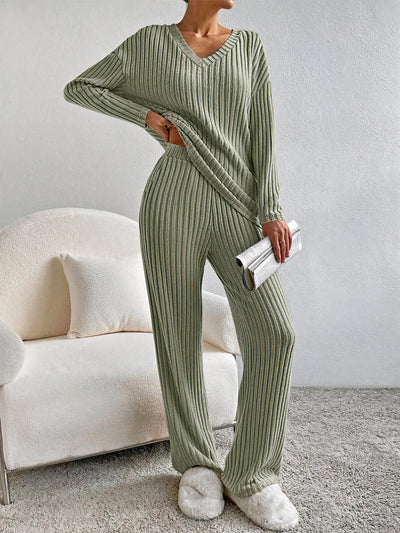 Catherine | Women's Lounge Set V-Neck Ribbed Sweater and Wide-Leg Pants 2
