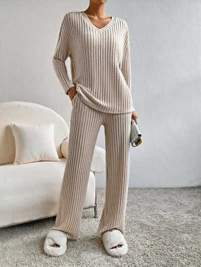 Catherine | Women's Lounge Set V-Neck Ribbed Sweater and Wide-Leg Pants 3
