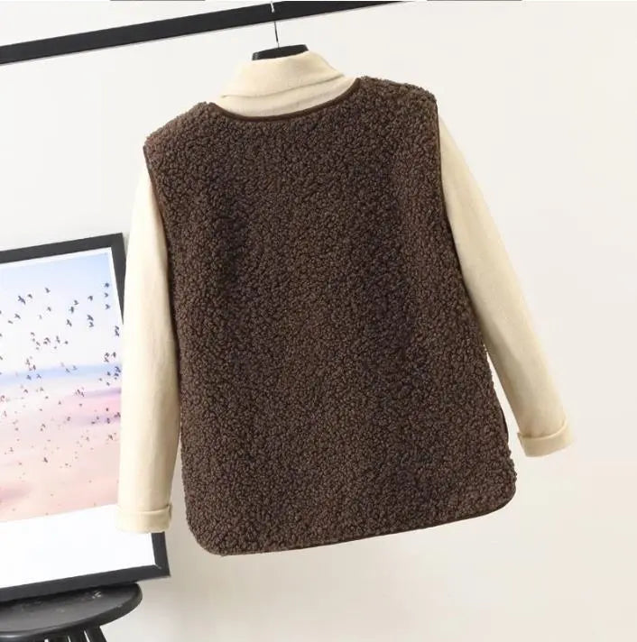 Dione | Women's Reversible Fleece Vest with Functional Pockets 1