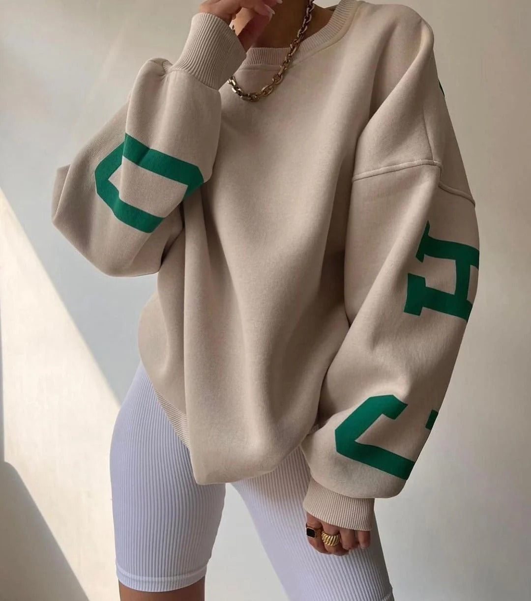 Donna | Women's Oversized Sweatshirt With Graphic Letter Design 1