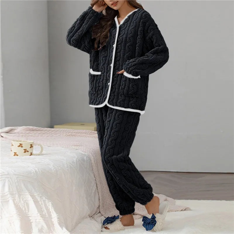 Lara | Women's Pajama Set High V-Neck Soft Velvet 1