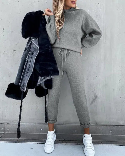 Sophia | Women's Loungewear Set Relaxed Fit Sweatshirt & Joggers 3