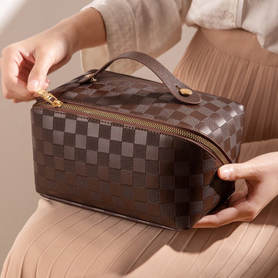 Women’s Makeup Bag Checkered Design Zipper 4