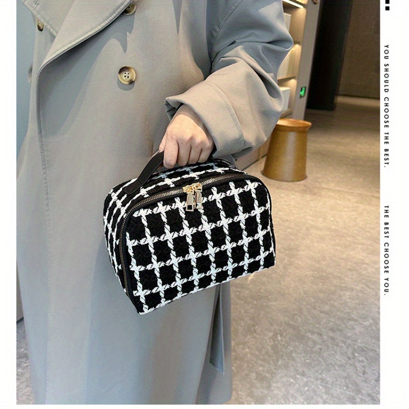 Women’s Travel Makeup Bag Checkered Pattern 6
